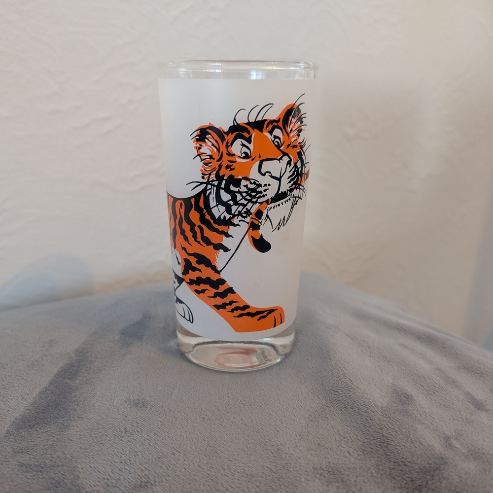 Vintage 1960's Promotional Esso Exxon Gasoline Advertising Tiger Glass Tumbler